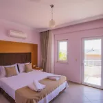Ovacikta 3 Odali Oezel Havuzlu Royal 14