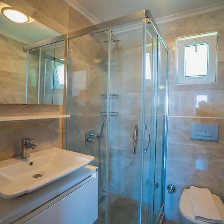 Ovacikta 3+1 Oezel Havuzlu Royal 15 Villa *