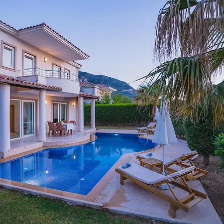 Villa Ovacikta 3+1 Oezel Havuzlu Royal 15