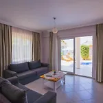 Ovacikta 3 Odali Oezel Havuzlu Royal 14 *