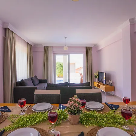 Ovacıkta 3+1 özel Havuzlu Royal 15 Villa *
