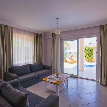 Ovacıkta 3+1 özel Havuzlu Royal 15 *