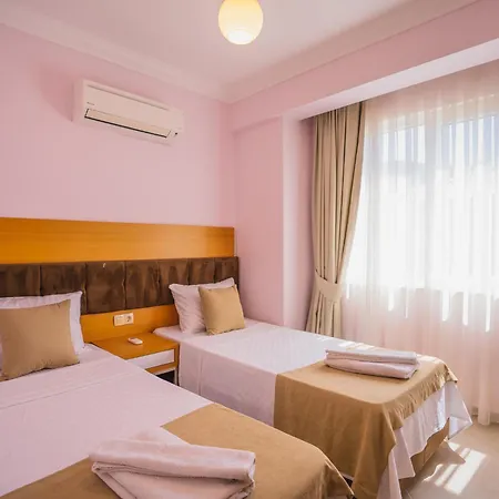 Ovacıkta 3+1 özel Havuzlu Royal 15 Fethiye