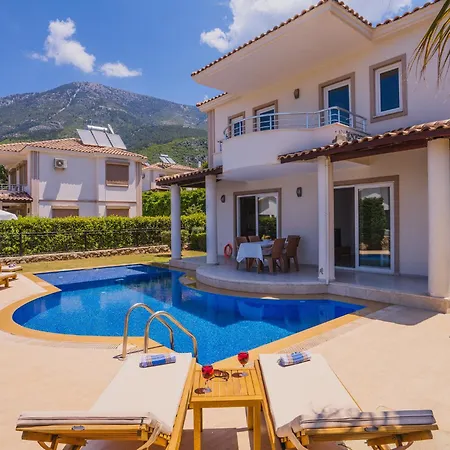 Ovacikta 3 Odali Oezel Havuzlu Royal 14 Villa *