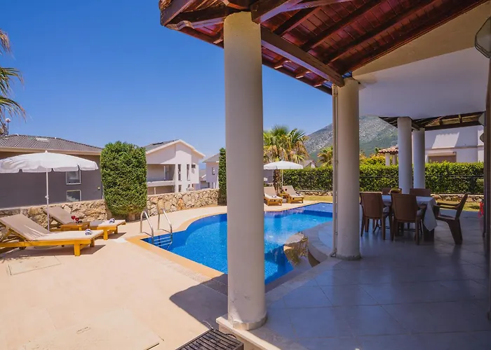 Villa Ovacıkta 3+1 özel Havuzlu Royal 15 Fethiye