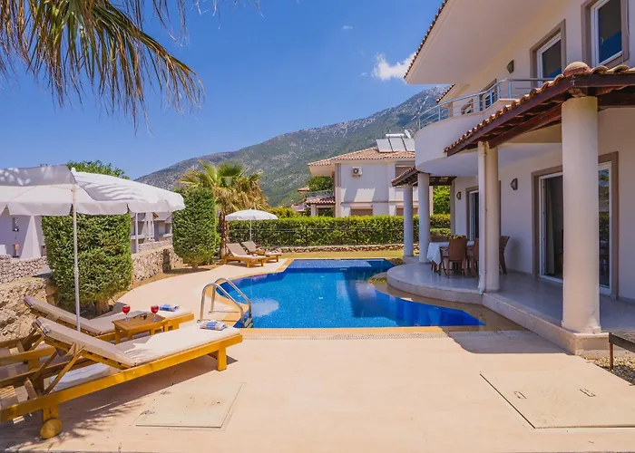 Ovacıkta 3+1 özel Havuzlu Royal 15 Villa *